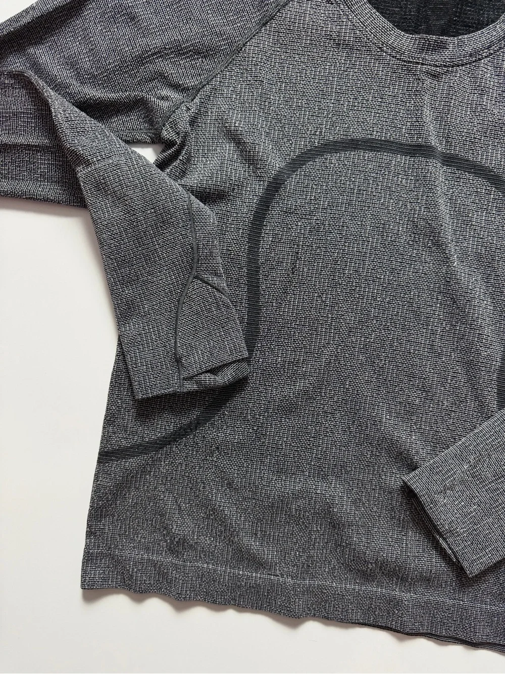 Lululemon Swiftly Tech Long-Sleeve Shirt 2.0 *Waist Length, Size 6